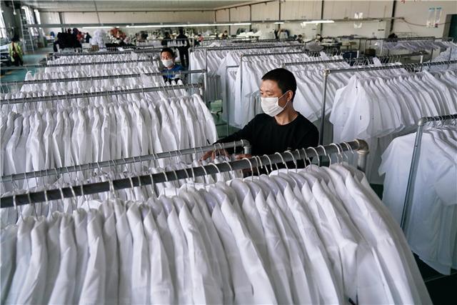 河北巨鹿:扶贫&ldquo;微工厂&rdquo;赶制订单忙
